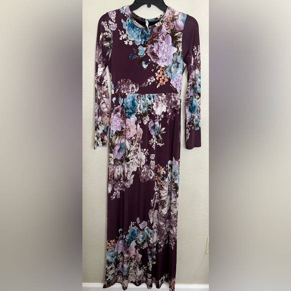 Bellamie Dresses & Skirts - Bellamie Purple Floral Maxi Dress